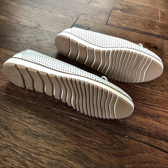 Tamaris White Flats with Touch It Technology in Size 9.5 - Picture 7 of 11